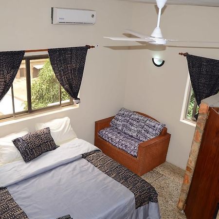 The Sleepy Hippo Hotel Accra Exterior photo