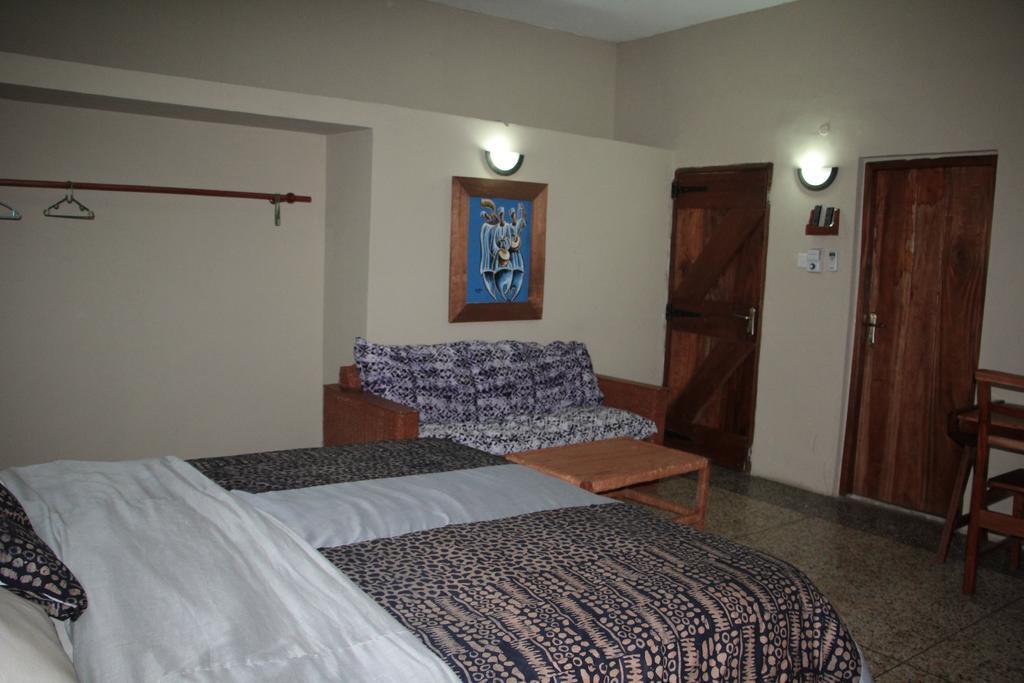 The Sleepy Hippo Hotel Accra Exterior photo