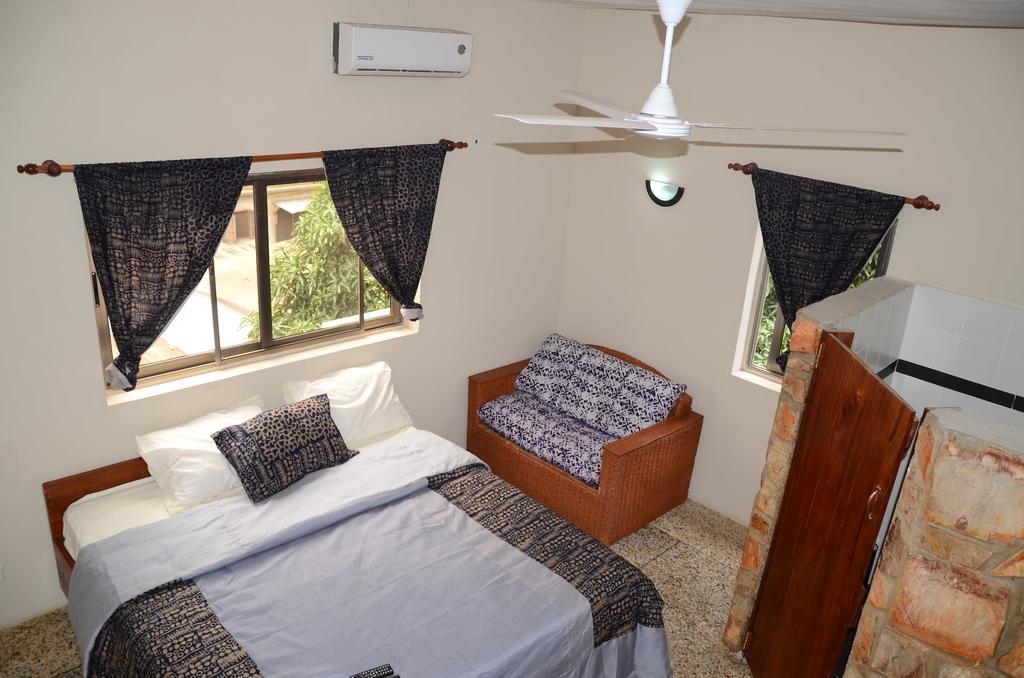 The Sleepy Hippo Hotel Accra Exterior photo